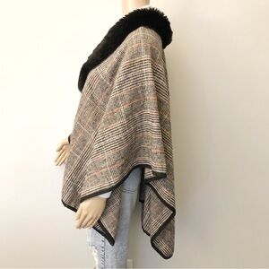 Vintage brown & beige plaid cape/poncho with black faux fur collar.